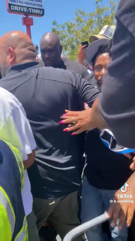 Kendrick Lamars Cheek-Pinch Reaction.jpg
